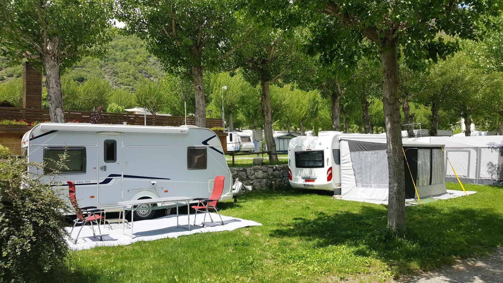 Bungalows Nou Camping La Guingueta D'Aneu ภายนอก รูปภาพ