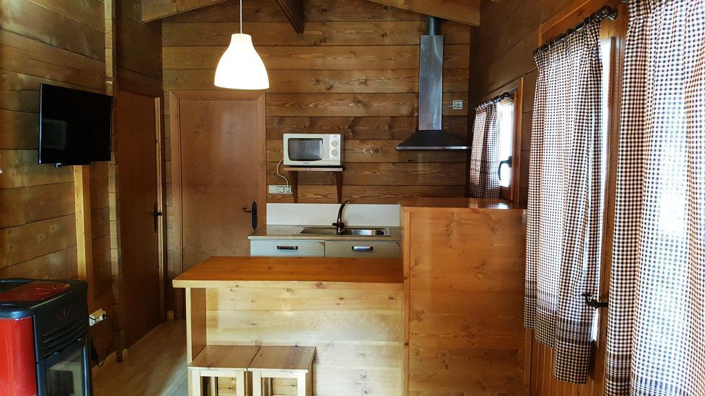 Bungalows Nou Camping La Guingueta D'Aneu ภายนอก รูปภาพ