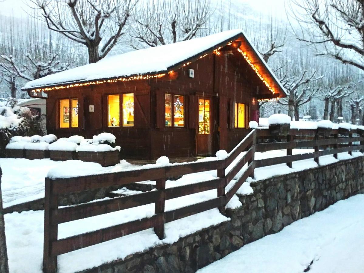 Bungalows Nou Camping La Guingueta D'Aneu ภายนอก รูปภาพ