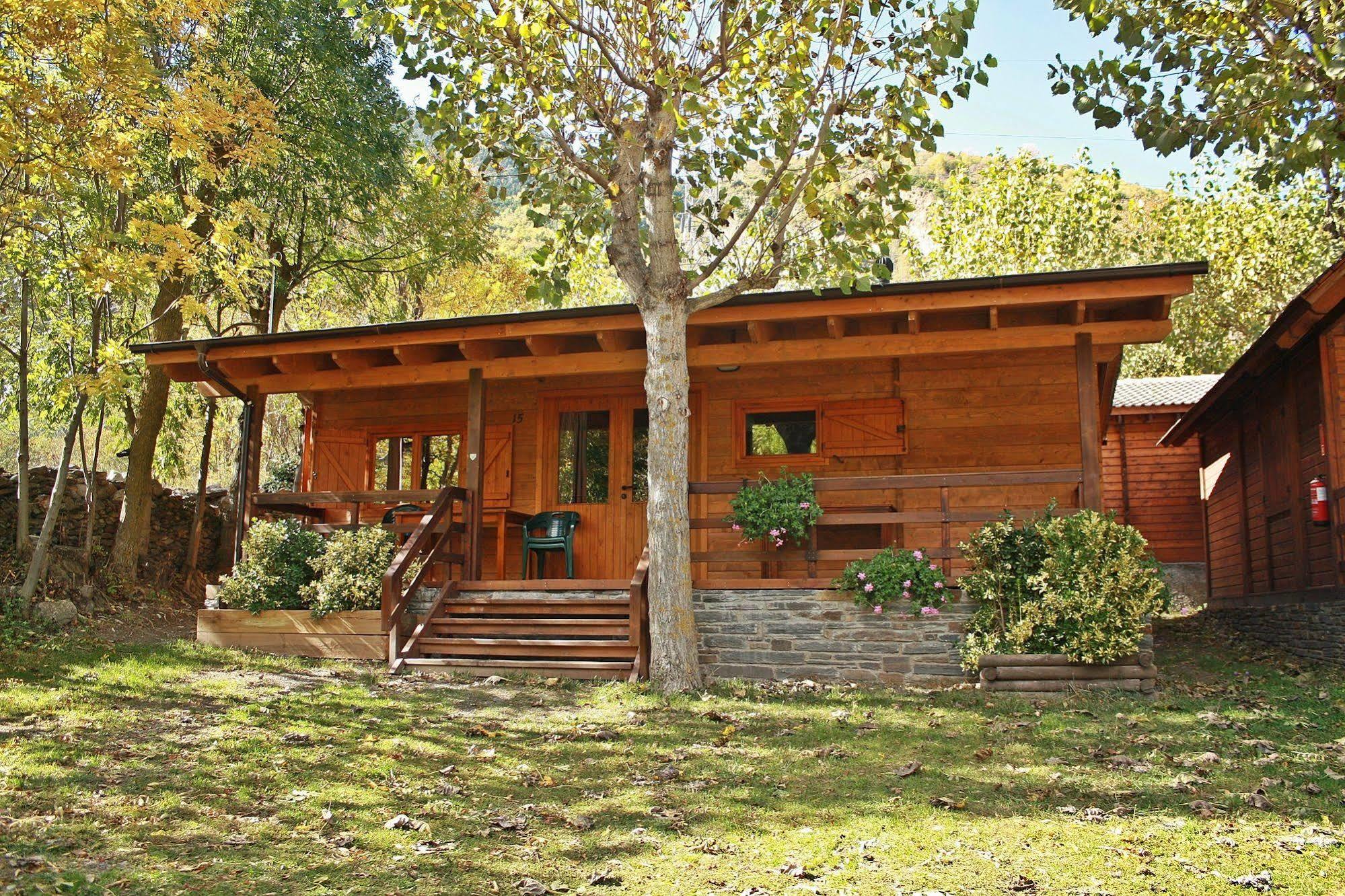 Bungalows Nou Camping La Guingueta D'Aneu ภายนอก รูปภาพ