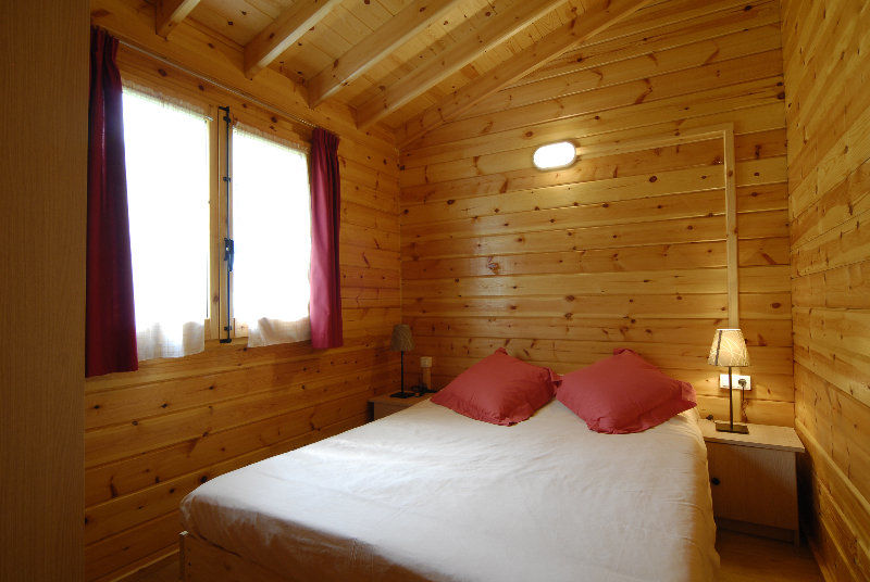 Bungalows Nou Camping La Guingueta D'Aneu ภายนอก รูปภาพ